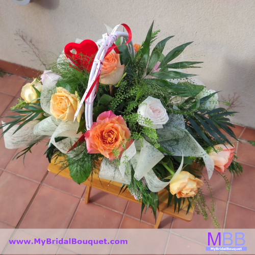 Cesta de Rosas Tricolor